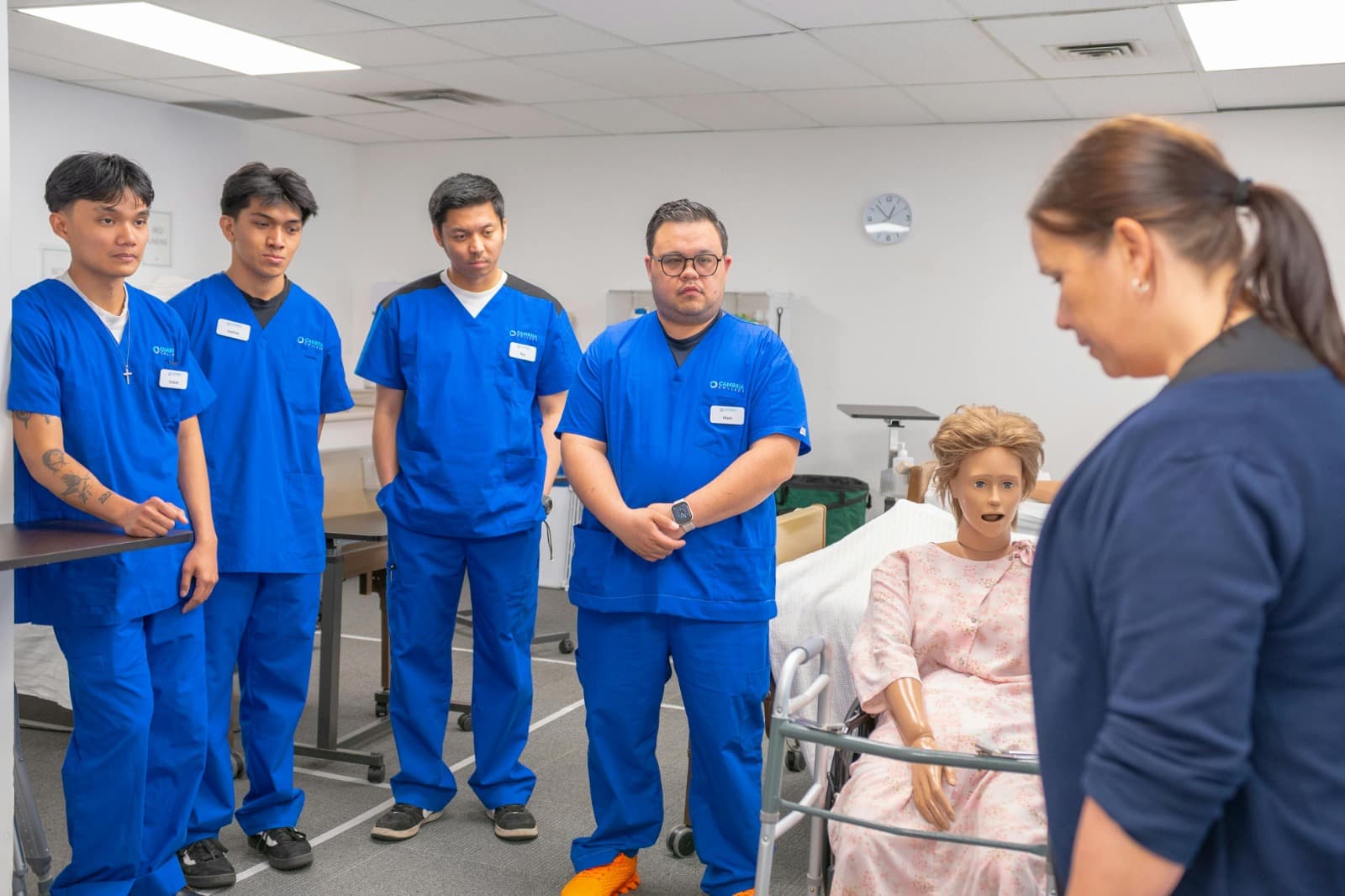 Medical Volunteering for Teens Focused on Patient Communication